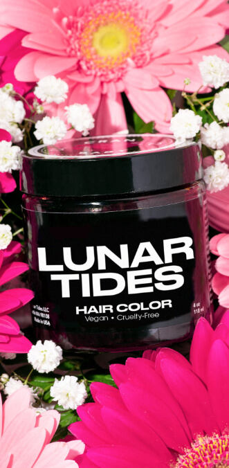 Lunar Tides hajszínező Áfonya árnyalata színes virágokon